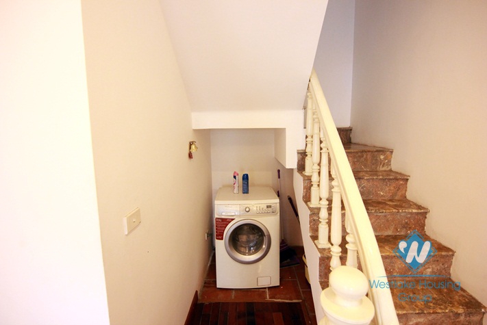 Nice house for rent with 2 bedrooms in Tay Ho area .